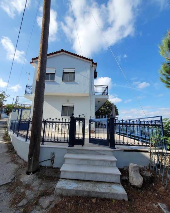 Ocean Vista Retreat Villa Skala Polichnitou Bagian luar foto