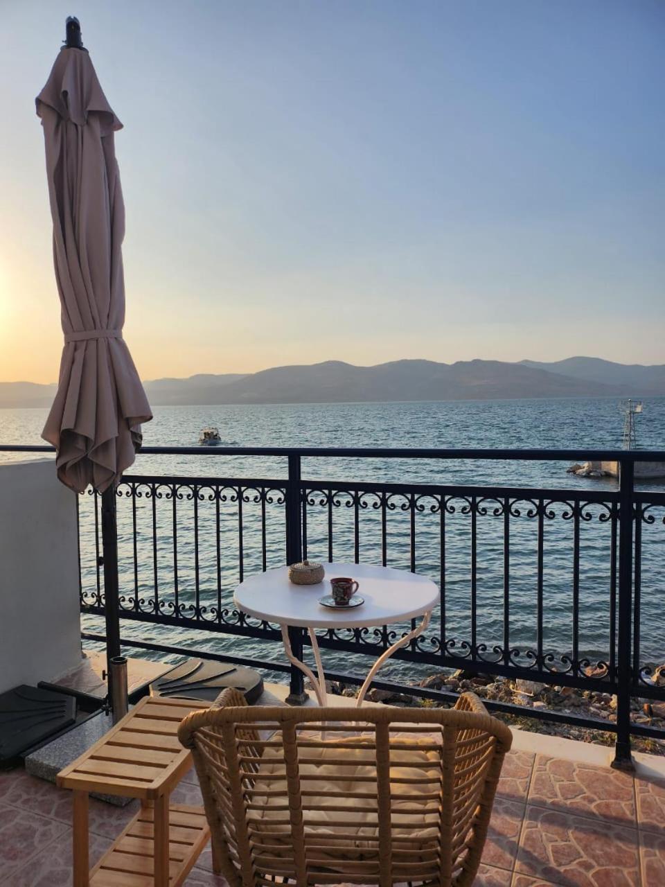 Ocean Vista Retreat Villa Skala Polichnitou Bagian luar foto