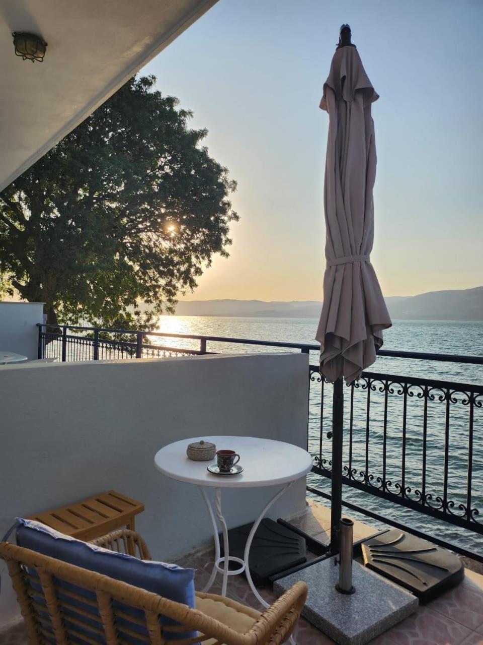 Ocean Vista Retreat Villa Skala Polichnitou Bagian luar foto