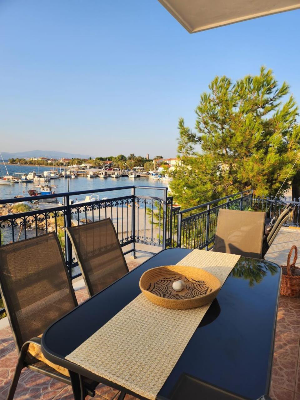 Ocean Vista Retreat Villa Skala Polichnitou Bagian luar foto